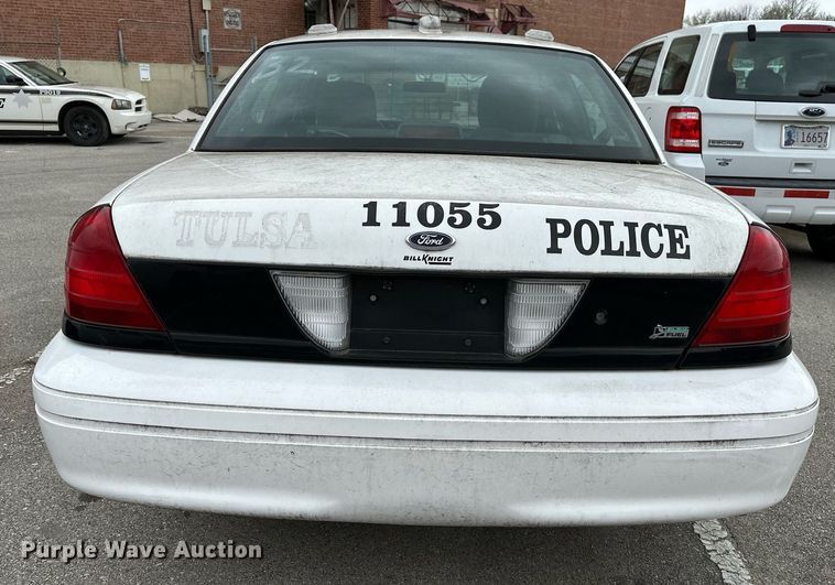 image for item LR9628 2011 Ford Crown Victoria Police Interceptor