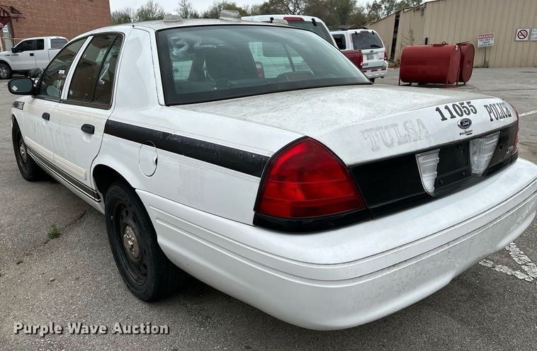 image for item LR9628 2011 Ford Crown Victoria Police Interceptor