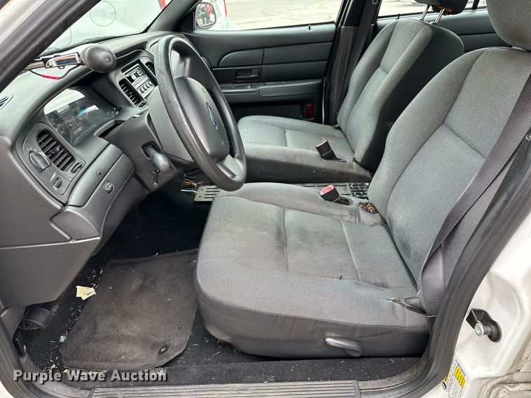 image for item LR9628 2011 Ford Crown Victoria Police Interceptor