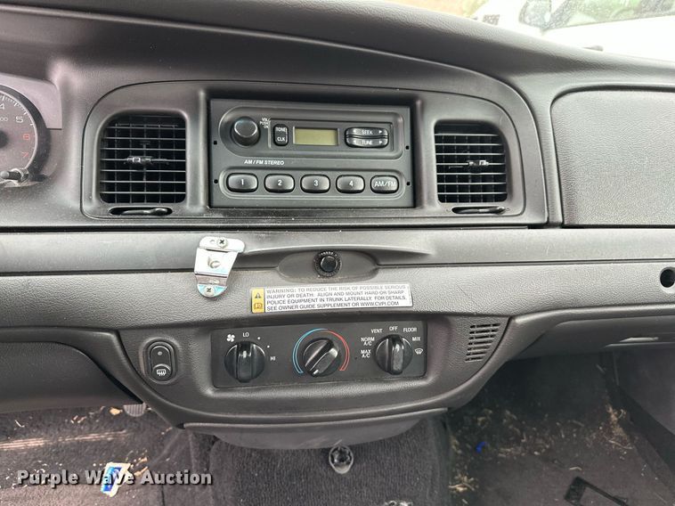 image for item LR9628 2011 Ford Crown Victoria Police Interceptor