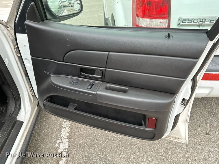 image for item LR9628 2011 Ford Crown Victoria Police Interceptor