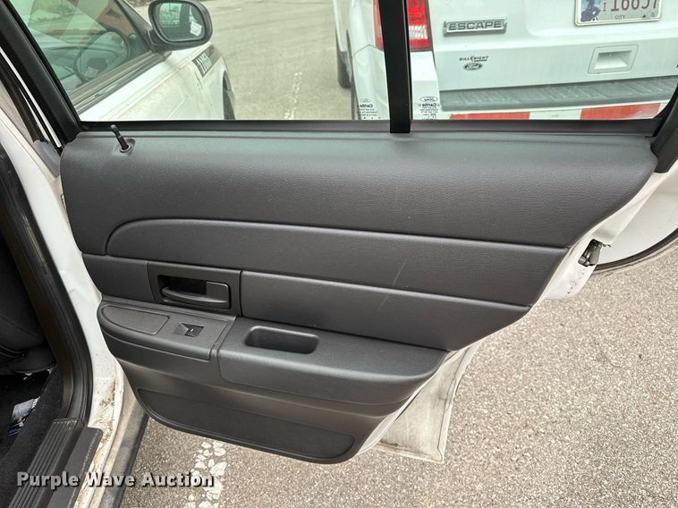 image for item LR9628 2011 Ford Crown Victoria Police Interceptor