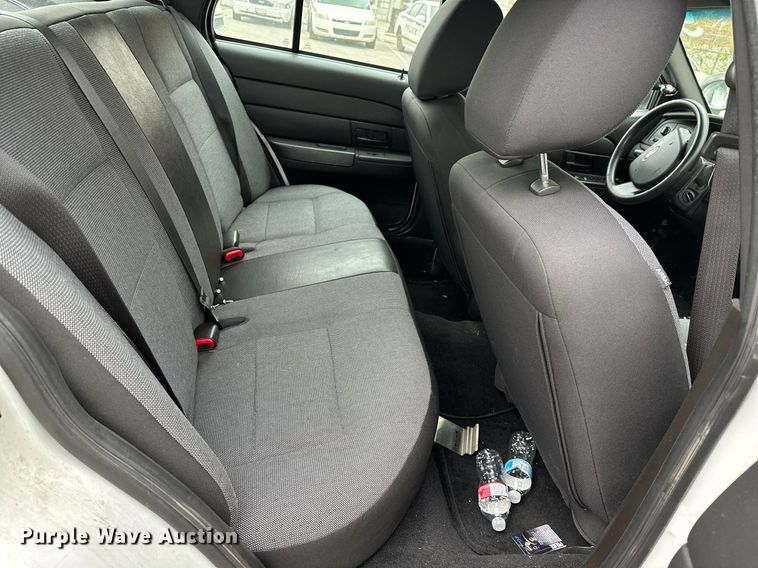 image for item LR9628 2011 Ford Crown Victoria Police Interceptor