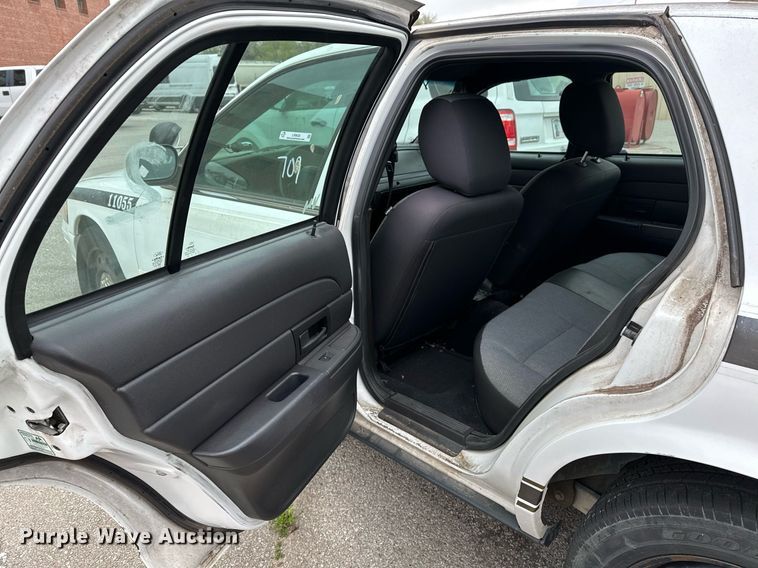 image for item LR9628 2011 Ford Crown Victoria Police Interceptor