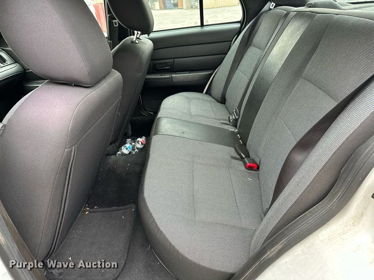 image for item LR9628 2011 Ford Crown Victoria Police Interceptor