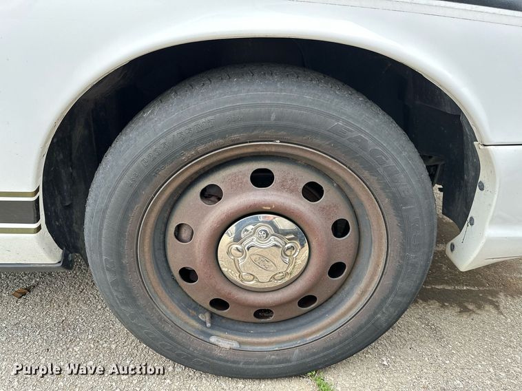 image for item LR9628 2011 Ford Crown Victoria Police Interceptor