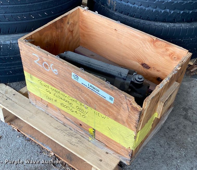 image for item LR9630 Eldorado  steering gearbox