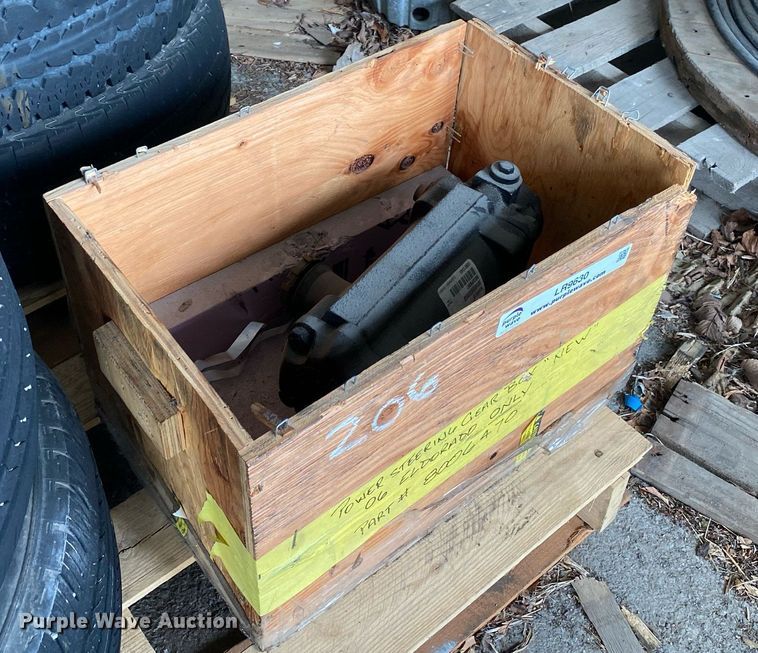 image for item LR9630 Eldorado  steering gearbox