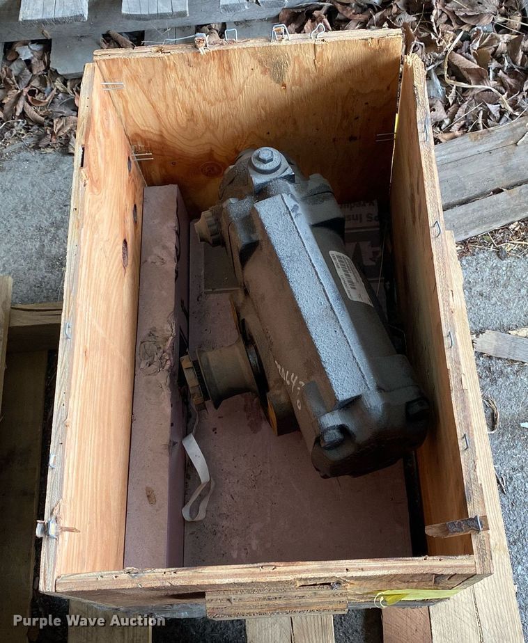 image for item LR9630 Eldorado  steering gearbox