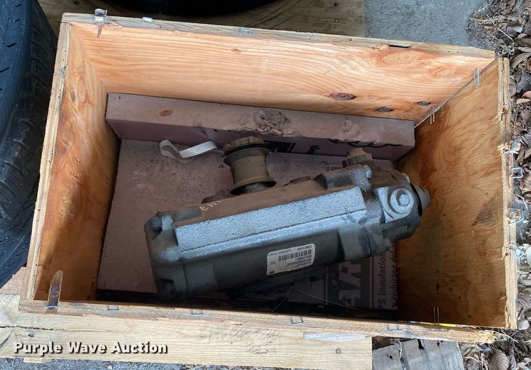 image for item LR9630 Eldorado  steering gearbox