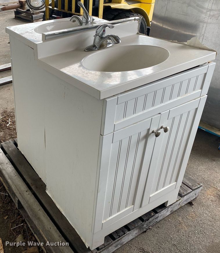 image for item LR9633 (2) bathroom vanities