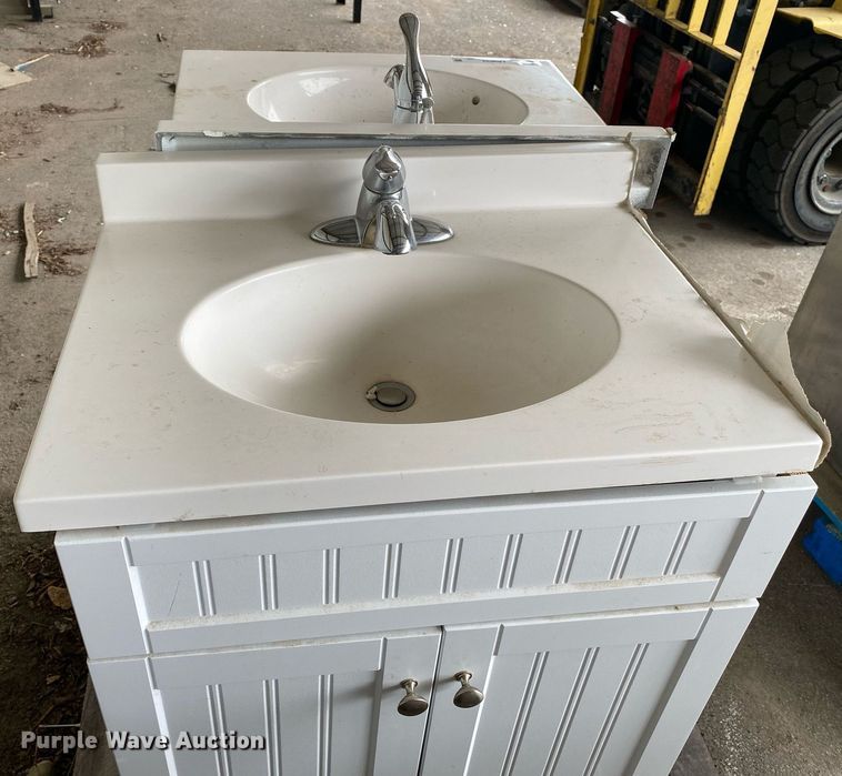 image for item LR9633 (2) bathroom vanities