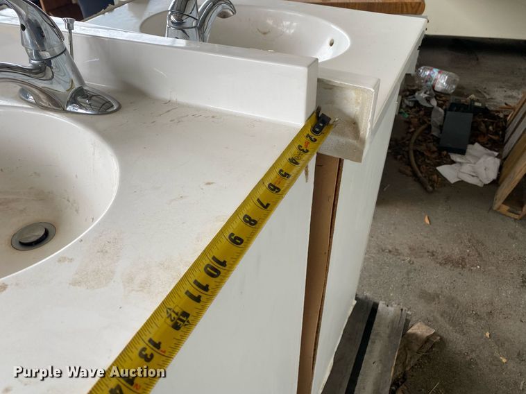 image for item LR9633 (2) bathroom vanities