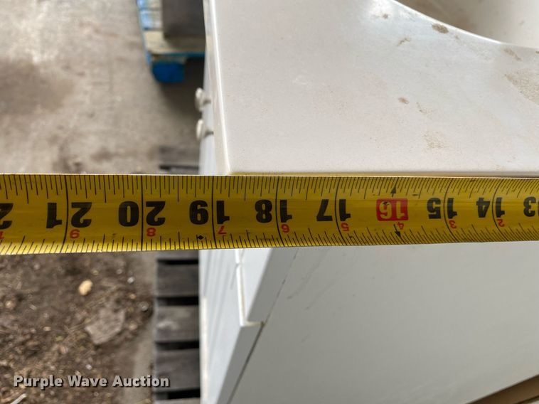 image for item LR9633 (2) bathroom vanities