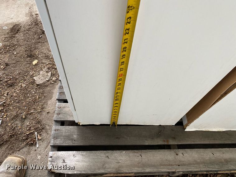 image for item LR9633 (2) bathroom vanities