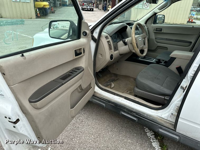 image for item LR9636 2010 Ford Escape  SUV