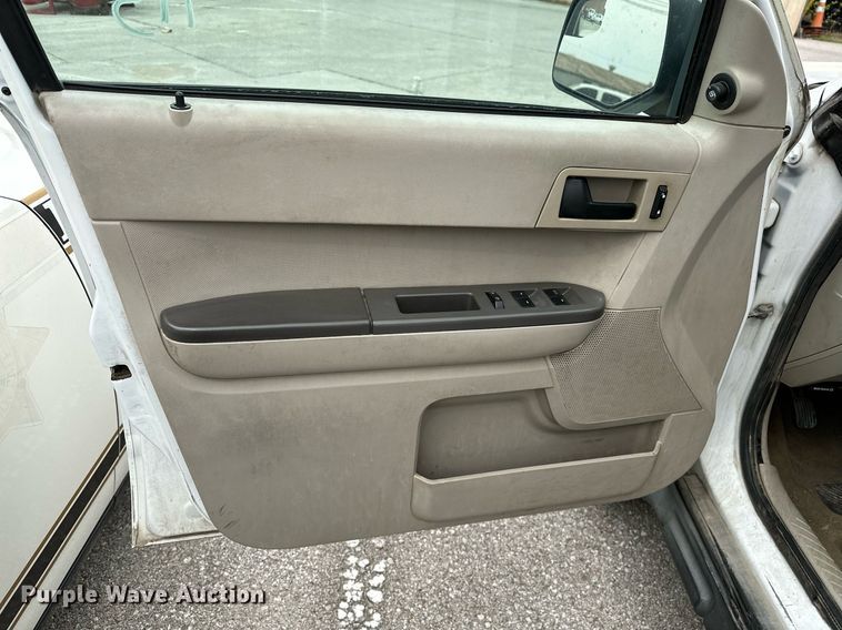 image for item LR9636 2010 Ford Escape  SUV