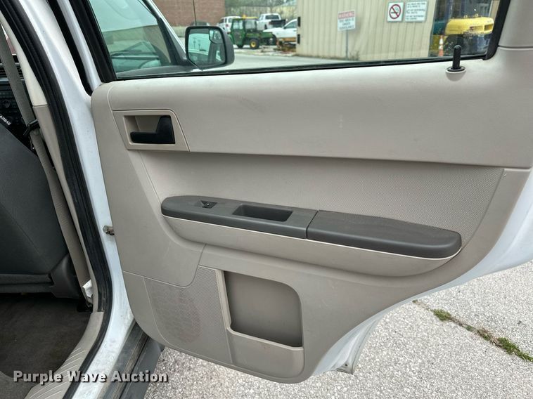 image for item LR9636 2010 Ford Escape  SUV