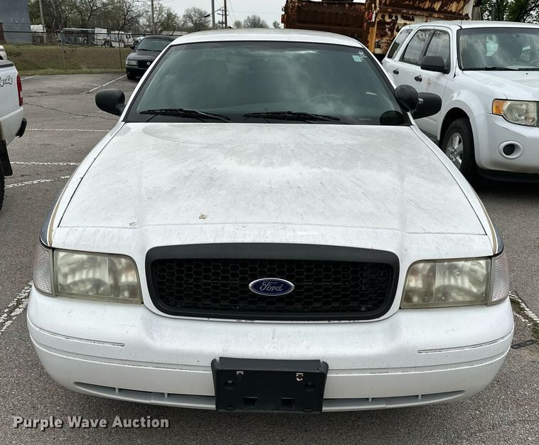 image for item LR9639 2006 Ford Crown Victoria Police Interceptor