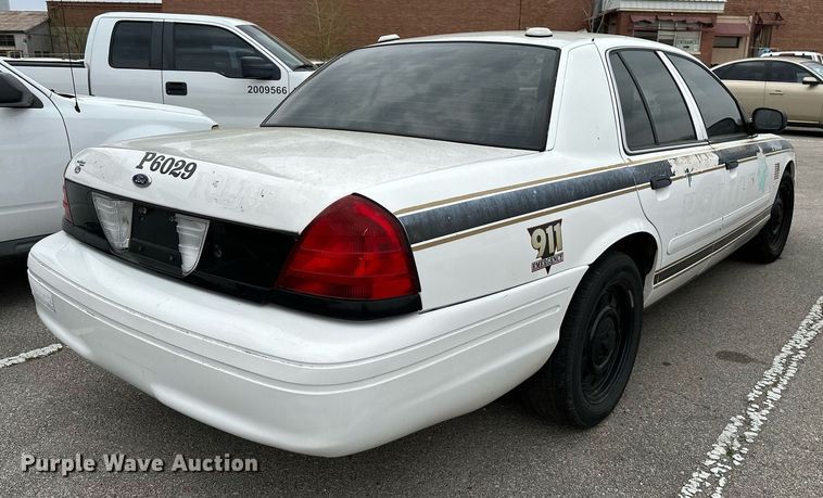 image for item LR9639 2006 Ford Crown Victoria Police Interceptor