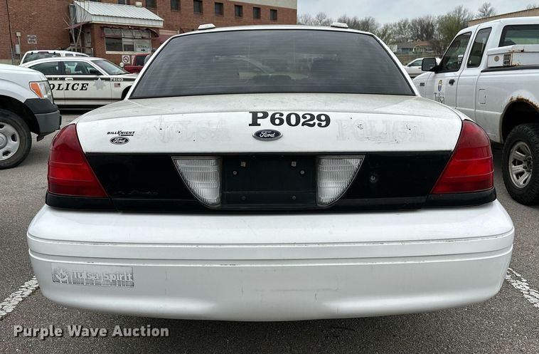 image for item LR9639 2006 Ford Crown Victoria Police Interceptor