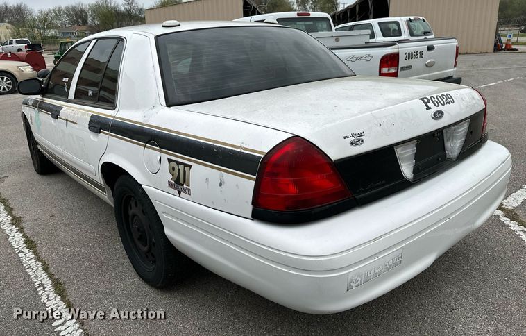 image for item LR9639 2006 Ford Crown Victoria Police Interceptor