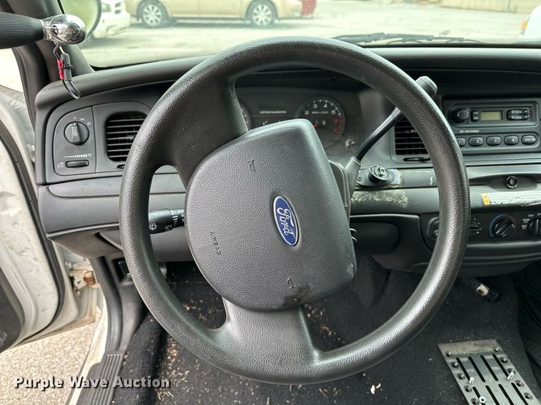 image for item LR9639 2006 Ford Crown Victoria Police Interceptor