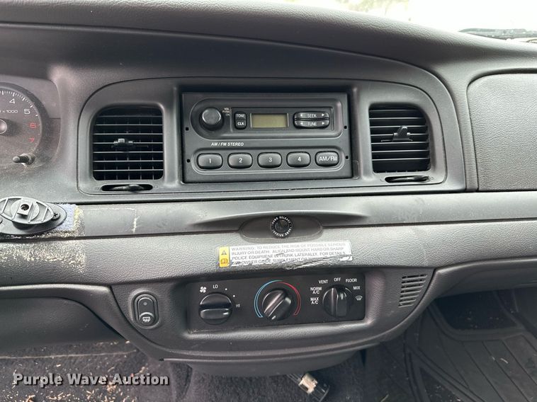 image for item LR9639 2006 Ford Crown Victoria Police Interceptor