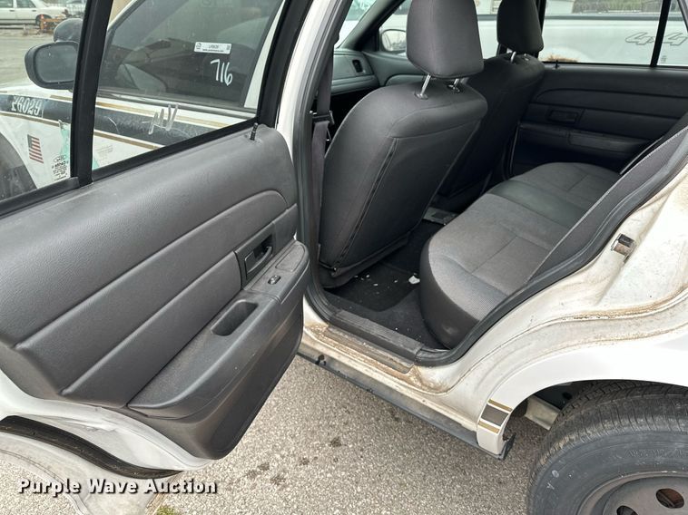 image for item LR9639 2006 Ford Crown Victoria Police Interceptor