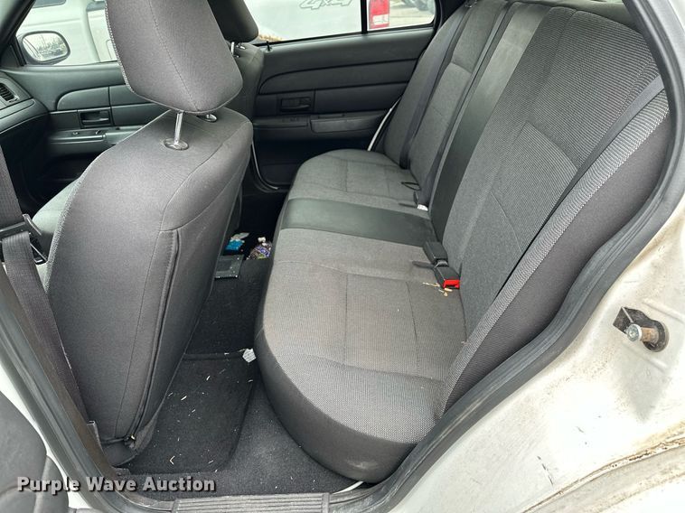 image for item LR9639 2006 Ford Crown Victoria Police Interceptor