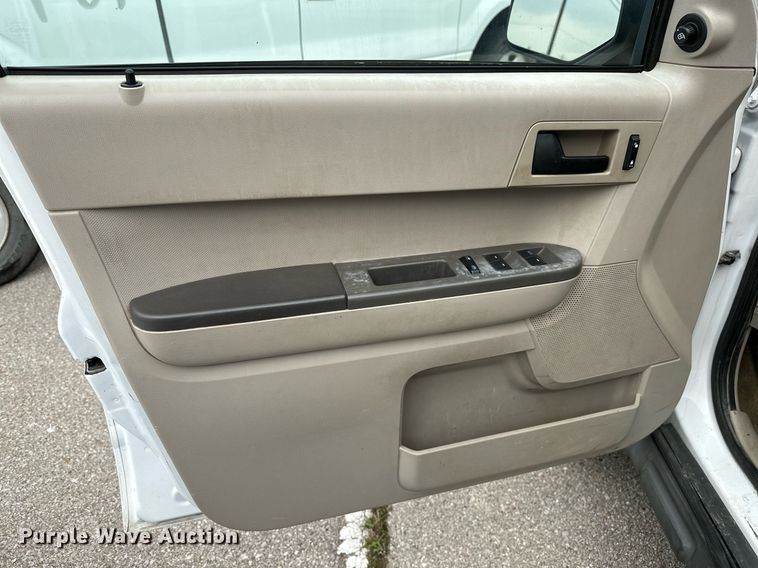 image for item LR9640 2010 Ford Escape  SUV