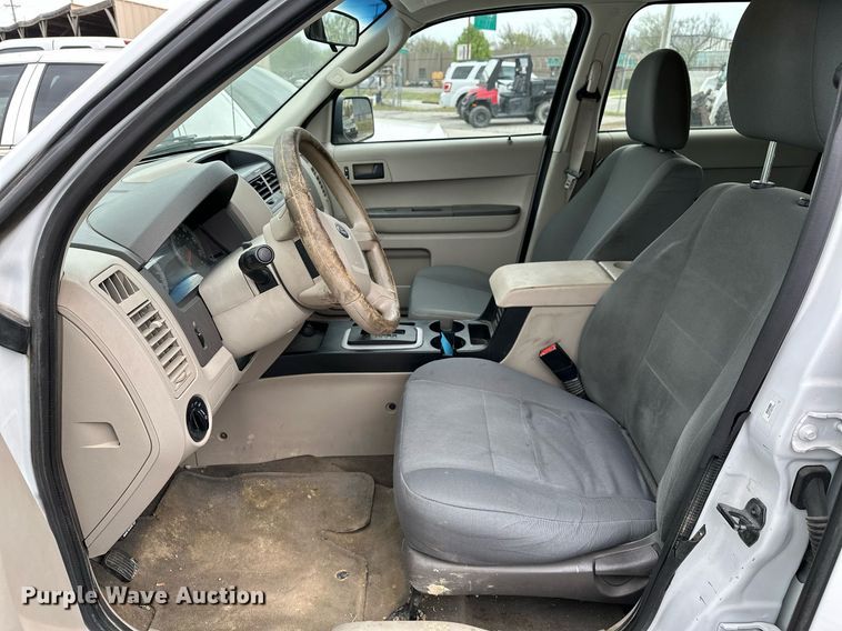 image for item LR9640 2010 Ford Escape  SUV