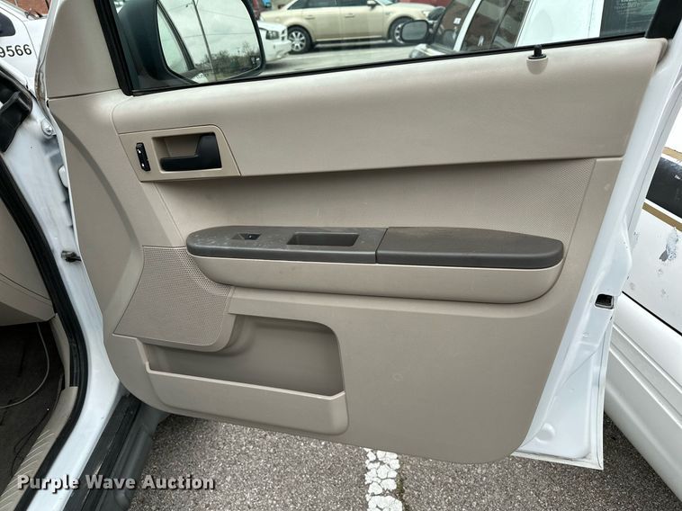 image for item LR9640 2010 Ford Escape  SUV