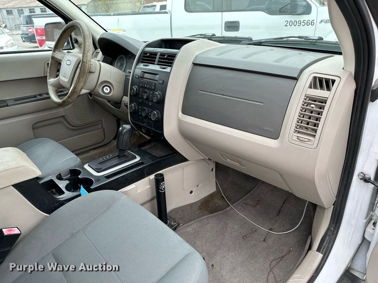 image for item LR9640 2010 Ford Escape  SUV