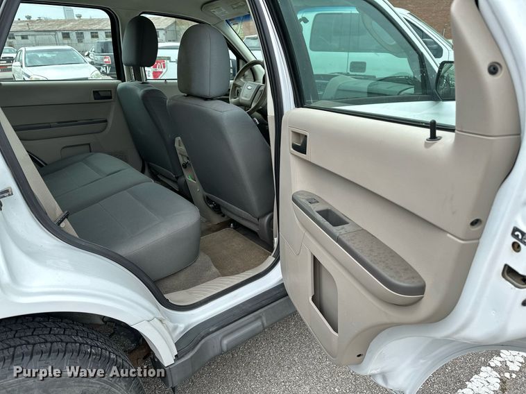 image for item LR9640 2010 Ford Escape  SUV