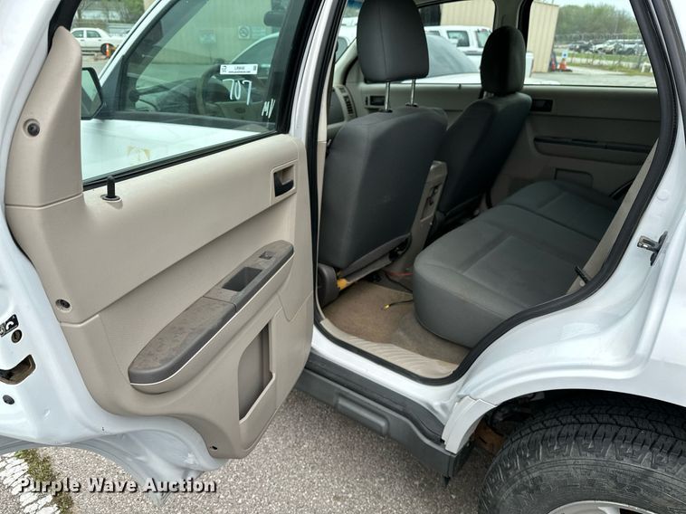 image for item LR9640 2010 Ford Escape  SUV