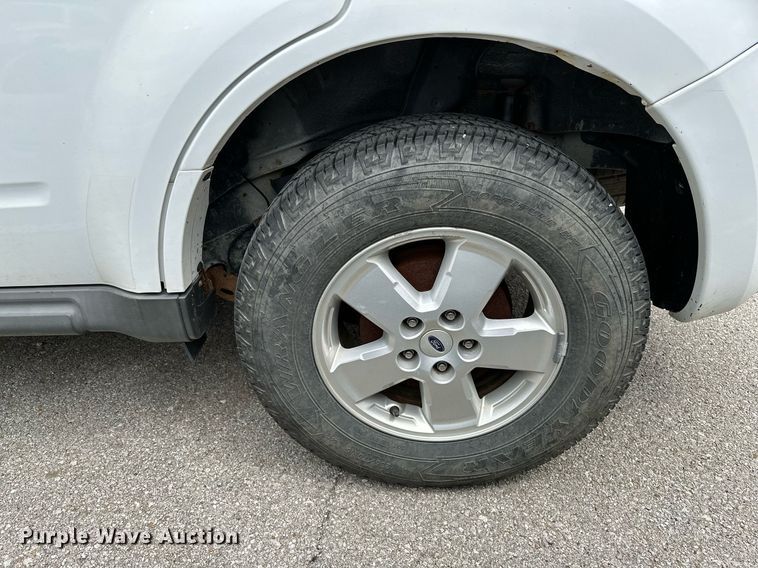 image for item LR9640 2010 Ford Escape  SUV