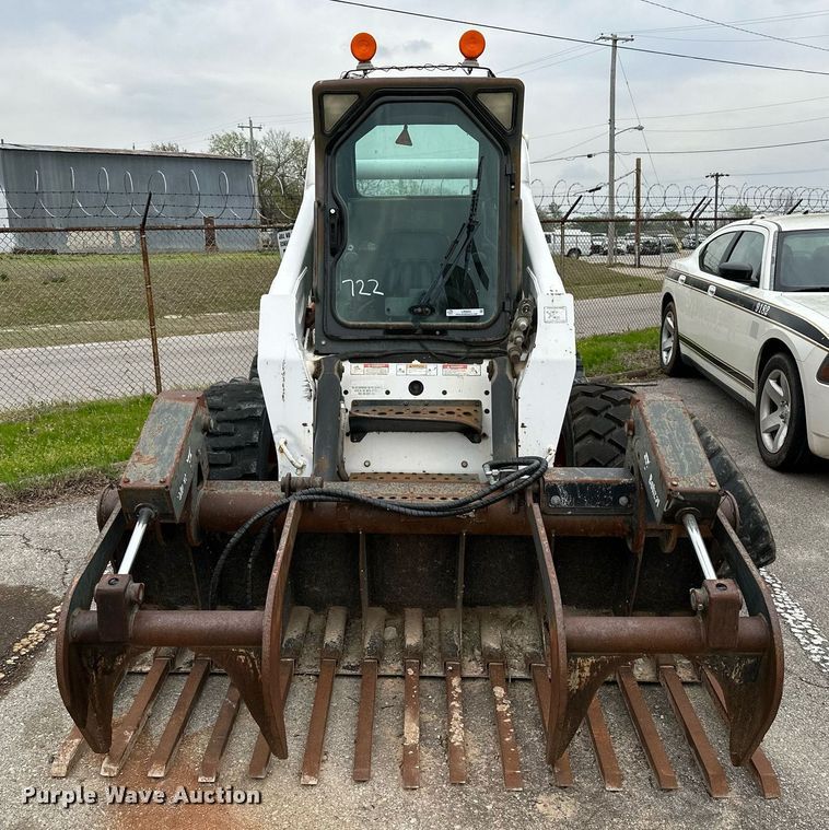 image for item LR9642 2004 Bobcat S250  skid steer loader
