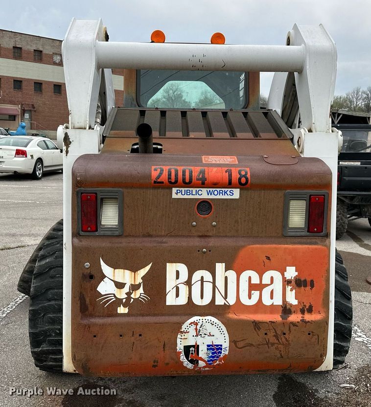 image for item LR9642 2004 Bobcat S250  skid steer loader