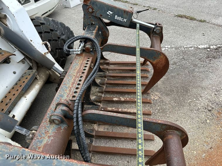 image for item LR9642 2004 Bobcat S250  skid steer loader