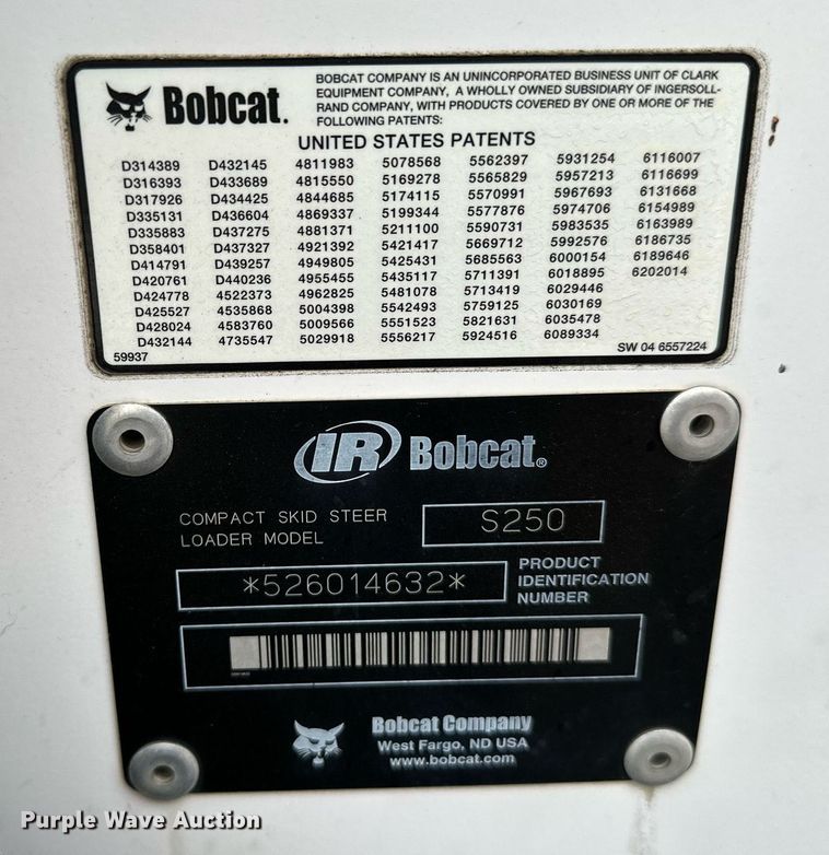 image for item LR9642 2004 Bobcat S250  skid steer loader
