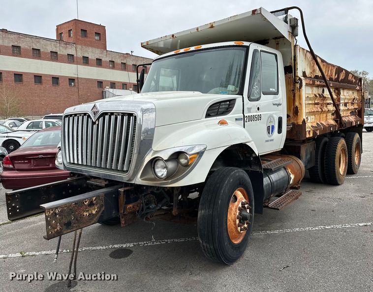 image for item LR9643 2008 International 7400  dump truck