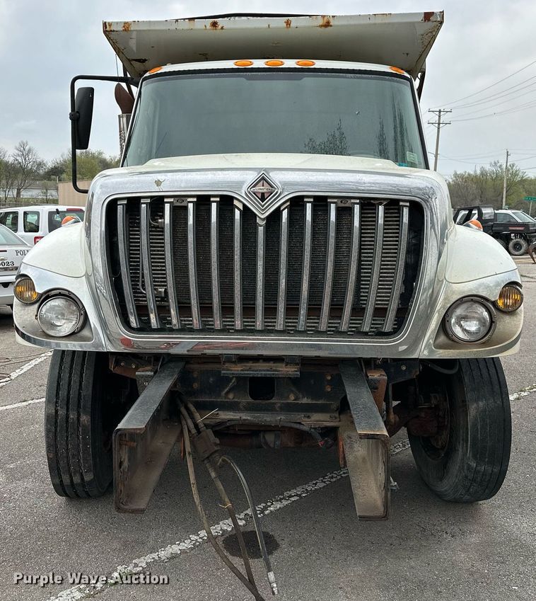 image for item LR9643 2008 International 7400  dump truck