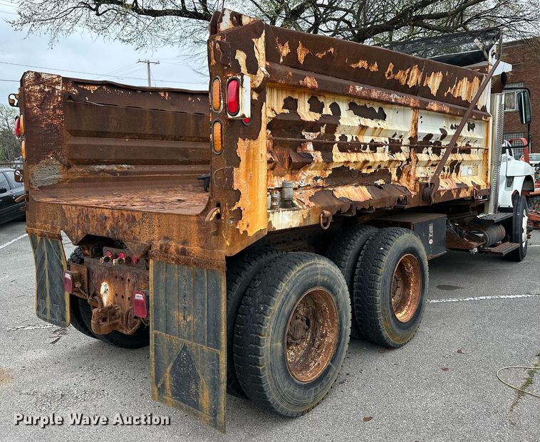 image for item LR9643 2008 International 7400  dump truck