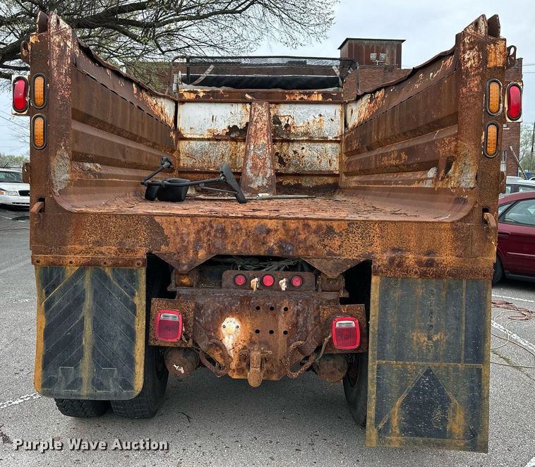 image for item LR9643 2008 International 7400  dump truck