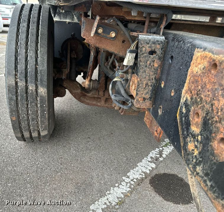 image for item LR9643 2008 International 7400  dump truck