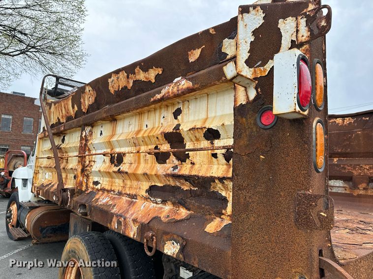 image for item LR9643 2008 International 7400  dump truck