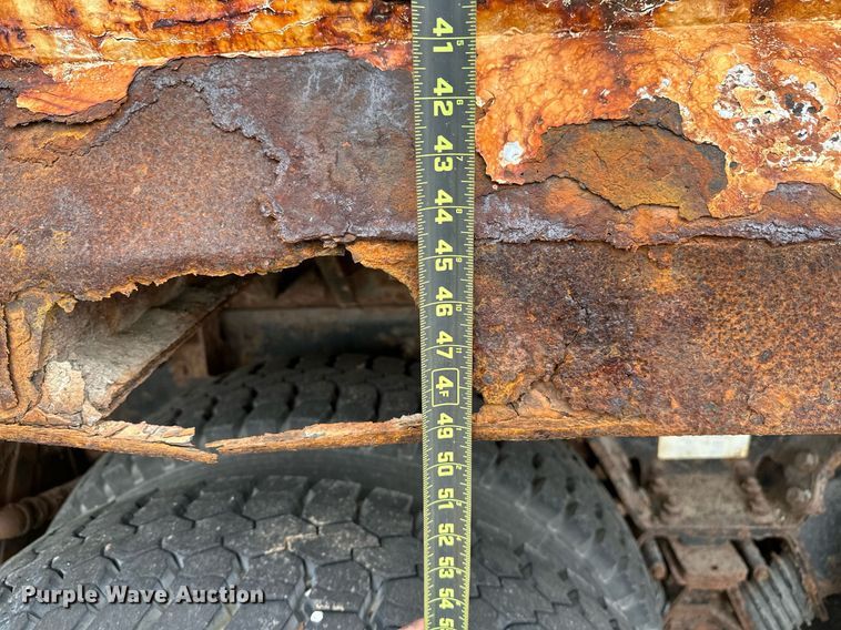 image for item LR9643 2008 International 7400  dump truck