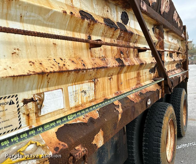 image for item LR9643 2008 International 7400  dump truck