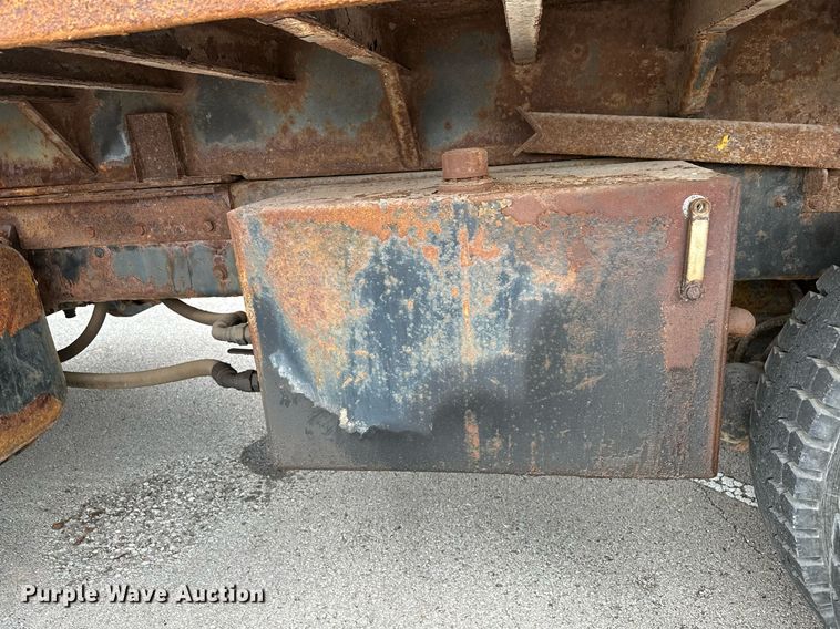 image for item LR9643 2008 International 7400  dump truck